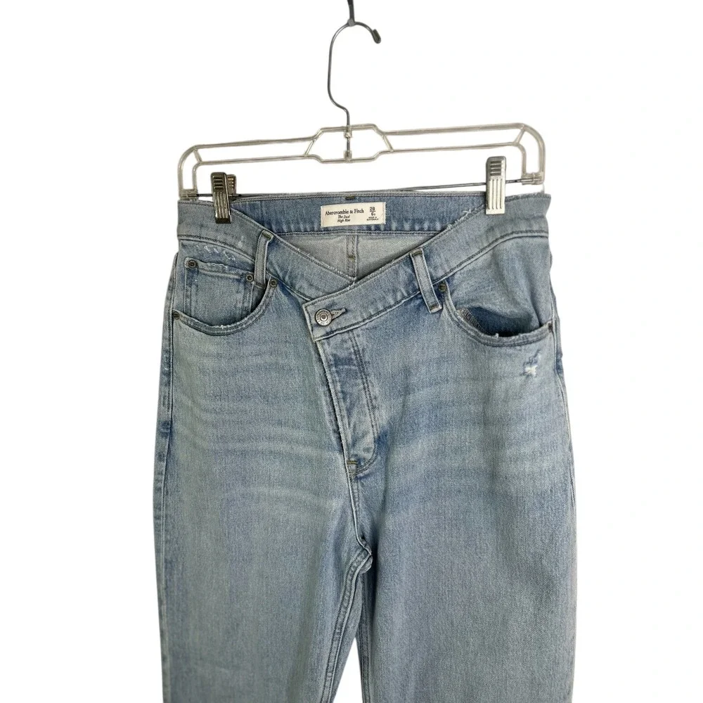 Abercrombie Fitch Womens The Dad High Rise Cross Over Light Wash Jeans Size 6S - Picture 4 of 10